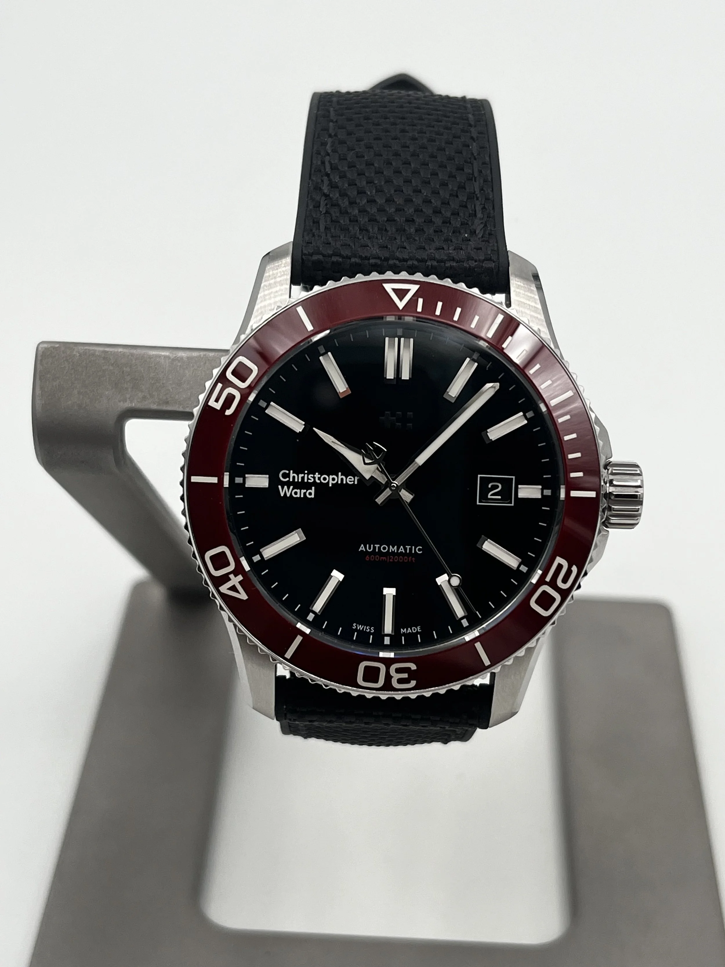 C60 Trident Pro 600 Mk3 42mm black/red (02/2022) — Ward Hoard